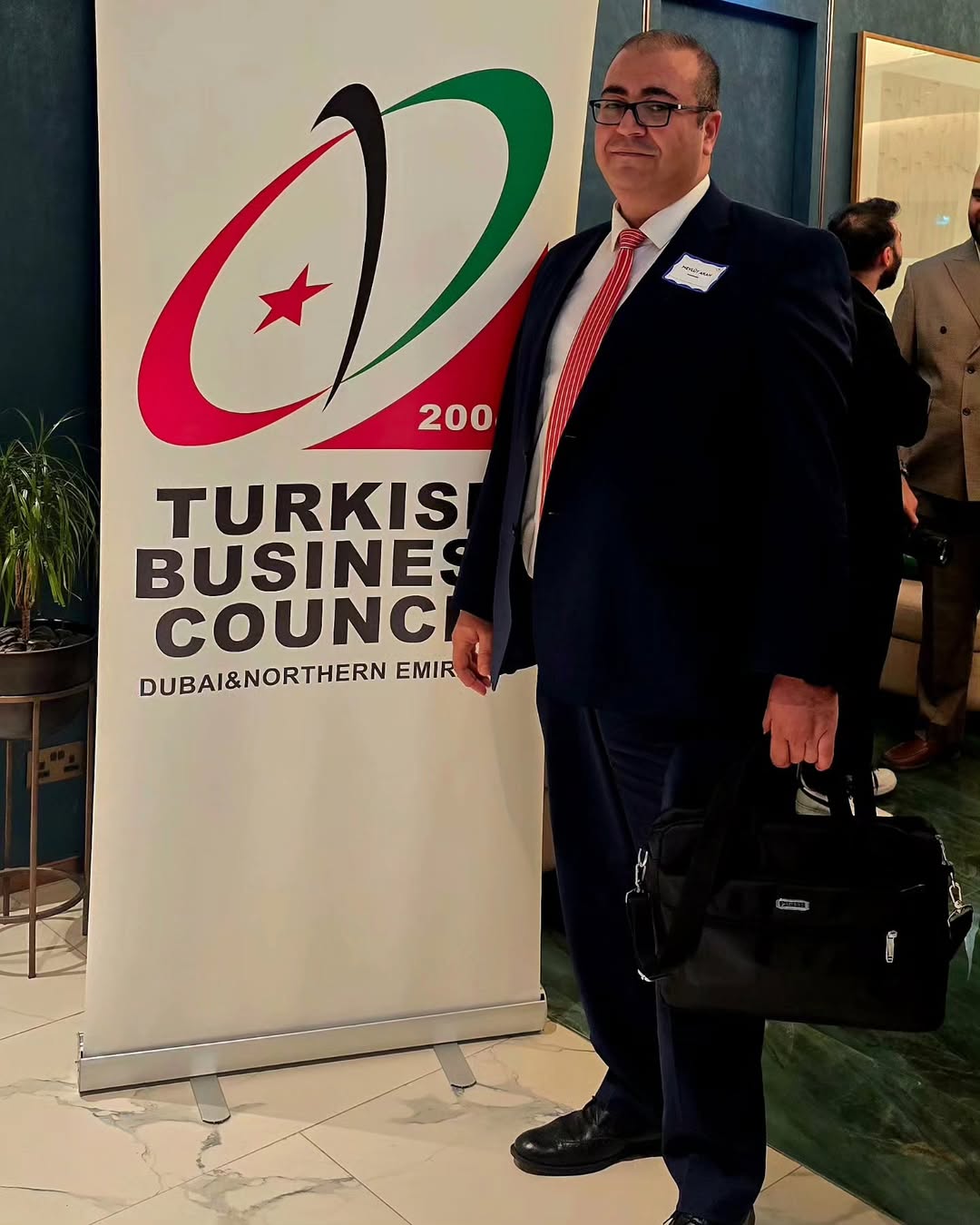 Mevlüt Akan — profesyonel portre